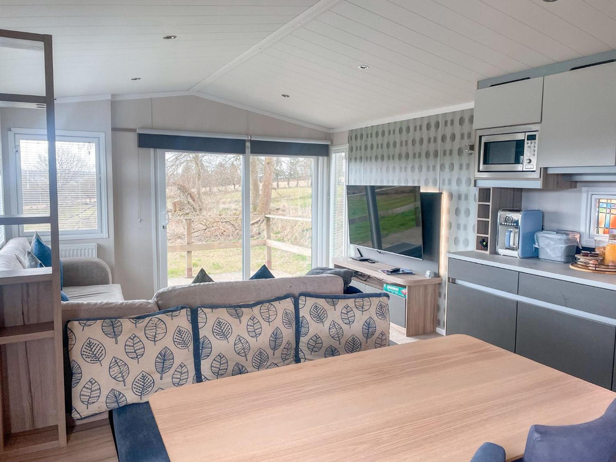 Pirnie Lodge Holiday Lets Slamannan Exterior photo