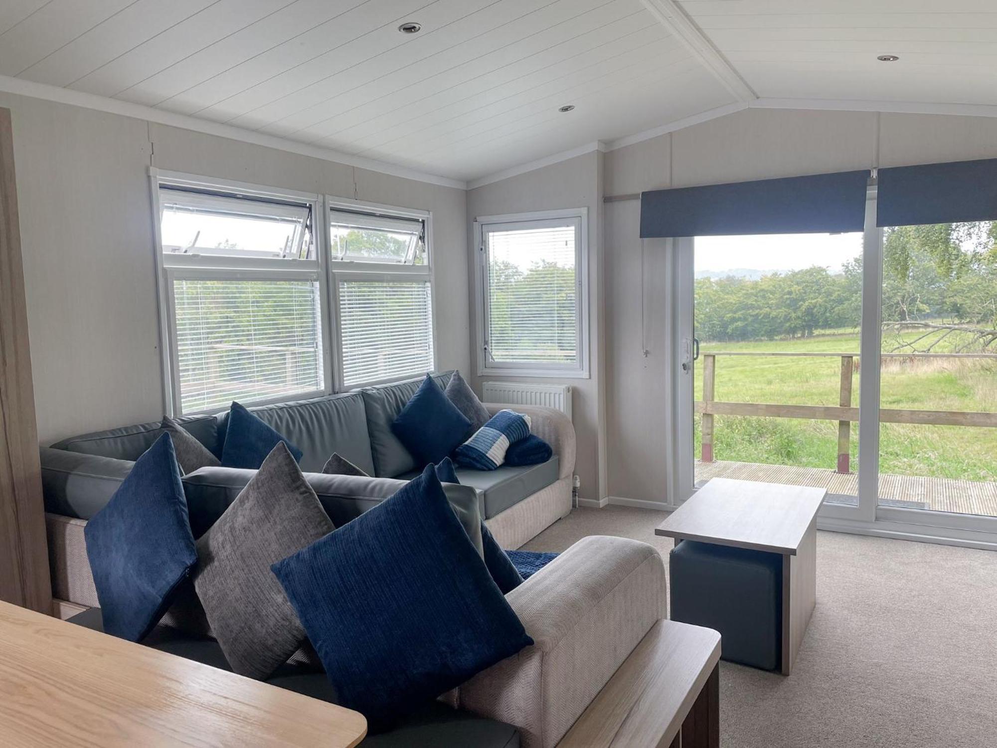 Pirnie Lodge Holiday Lets Slamannan Exterior photo
